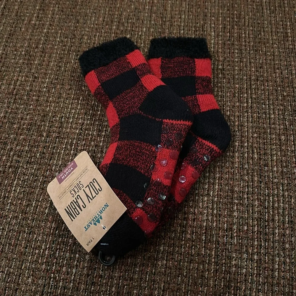 Northeast Outfitters Youth Cozy Cabin Buff Check Aloe Infused Socks